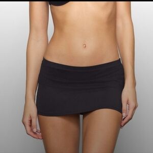 Skims Recycled Swim Micro Mini Skirt in Onyx - M